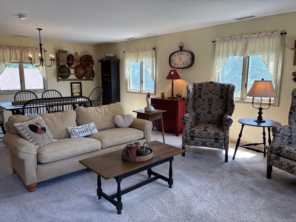 2205 Boston Road O139