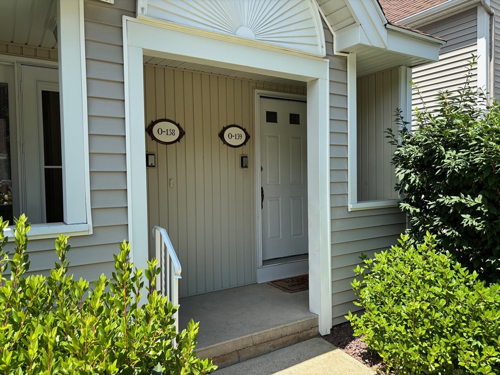 2205 Boston Road O139