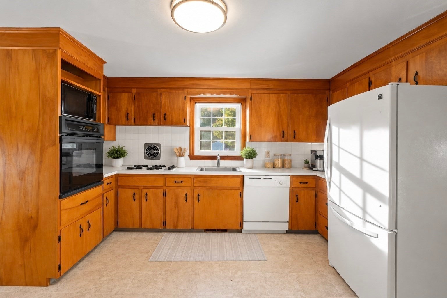 32 Nichols Ave, Avon, MA, 32 Nichols Ave, Avon, MA Photo #11