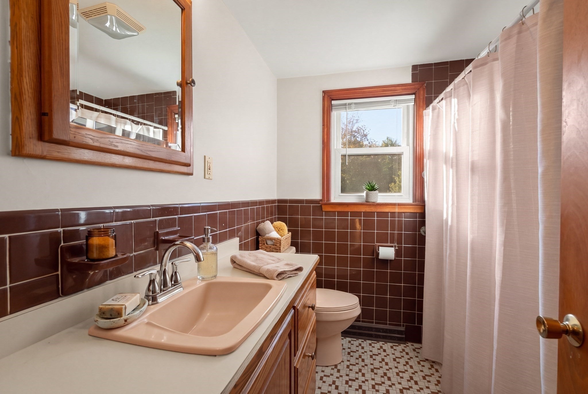 32 Nichols Ave, Avon, MA, 32 Nichols Ave, Avon, MA Photo #17