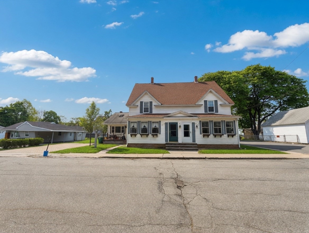 11 Boston St, Uxbridge, MA Photo #1