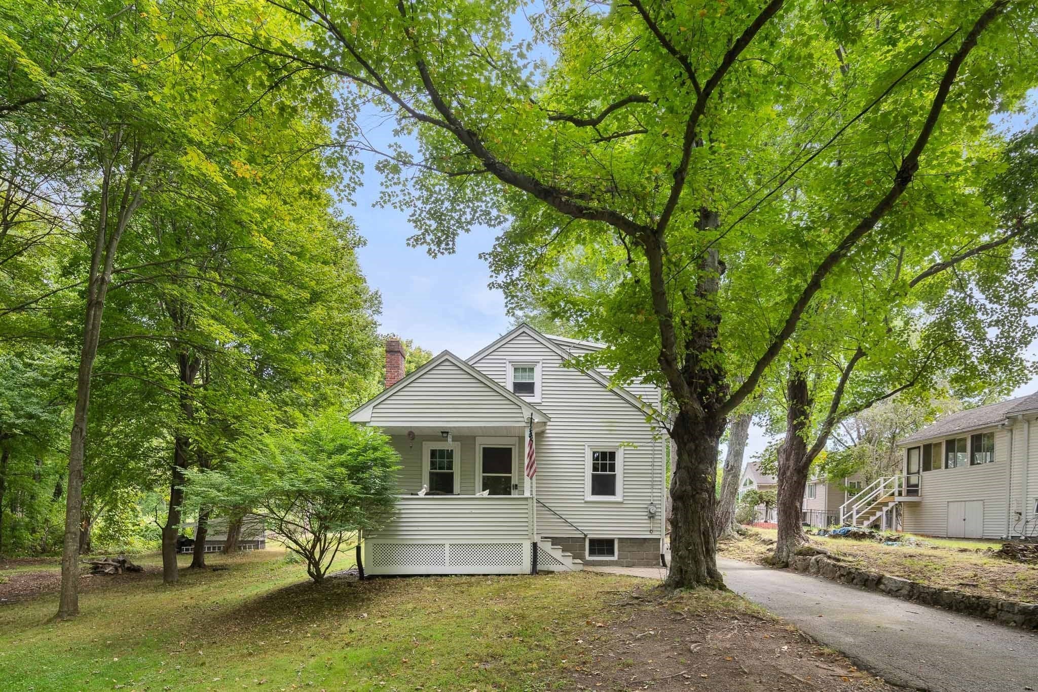 Photo of 39 Montrose Ave, Wakefield, MA