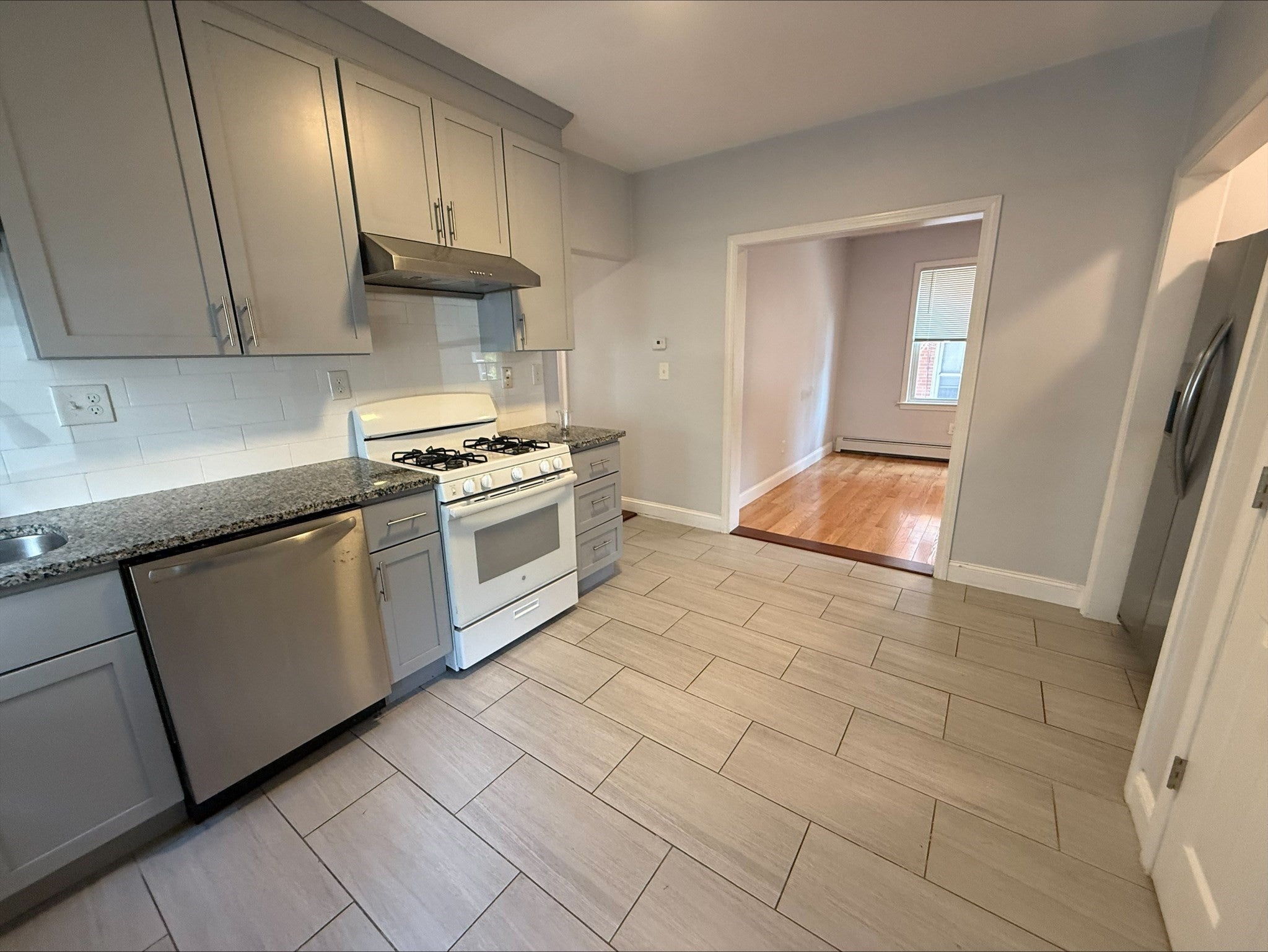 Click for 29 Waverly St #1, Boston, MA slideshow Click for 29 Waverly St #1, Boston, MA slideshow
