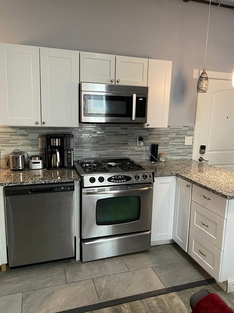 Photo of 6 Windsor St #1, Worcester, MA 01605 (MLS # 73543487)