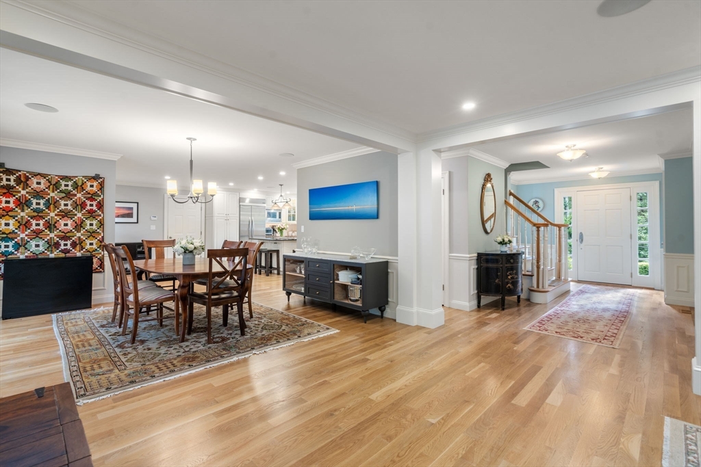 54 Woodchester Dr