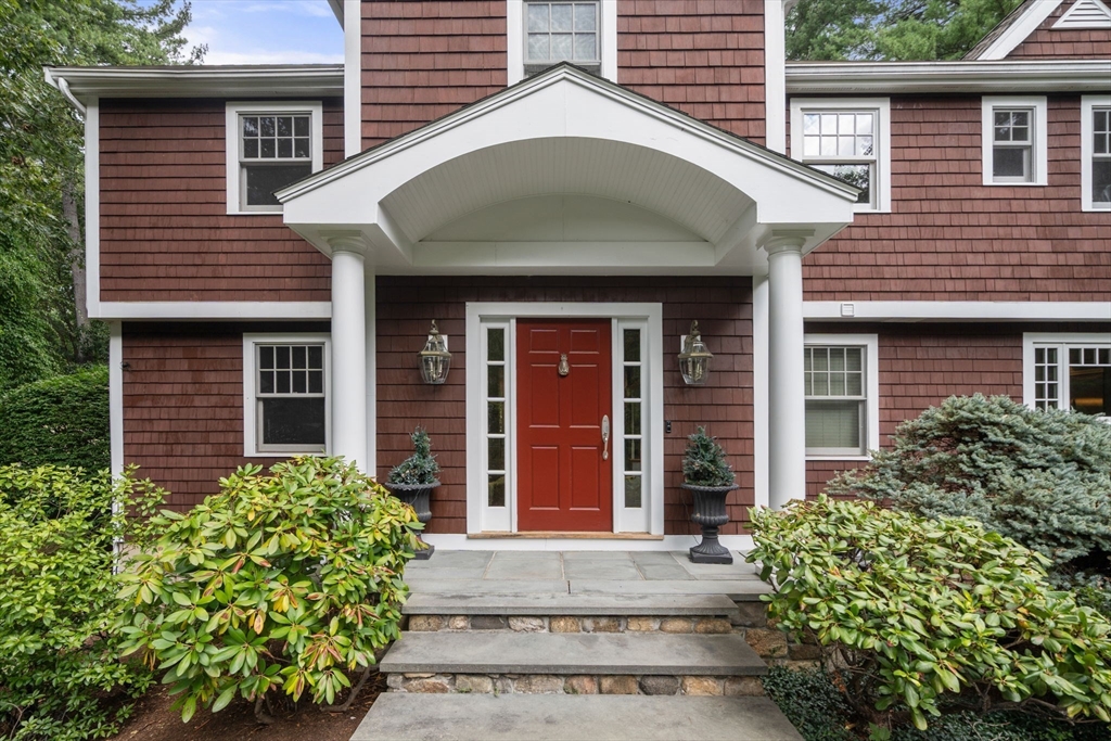 54 Woodchester Dr