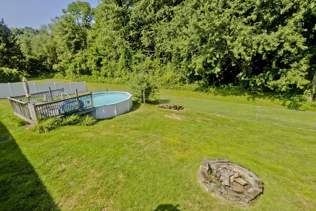 16 Fairhaven Dr