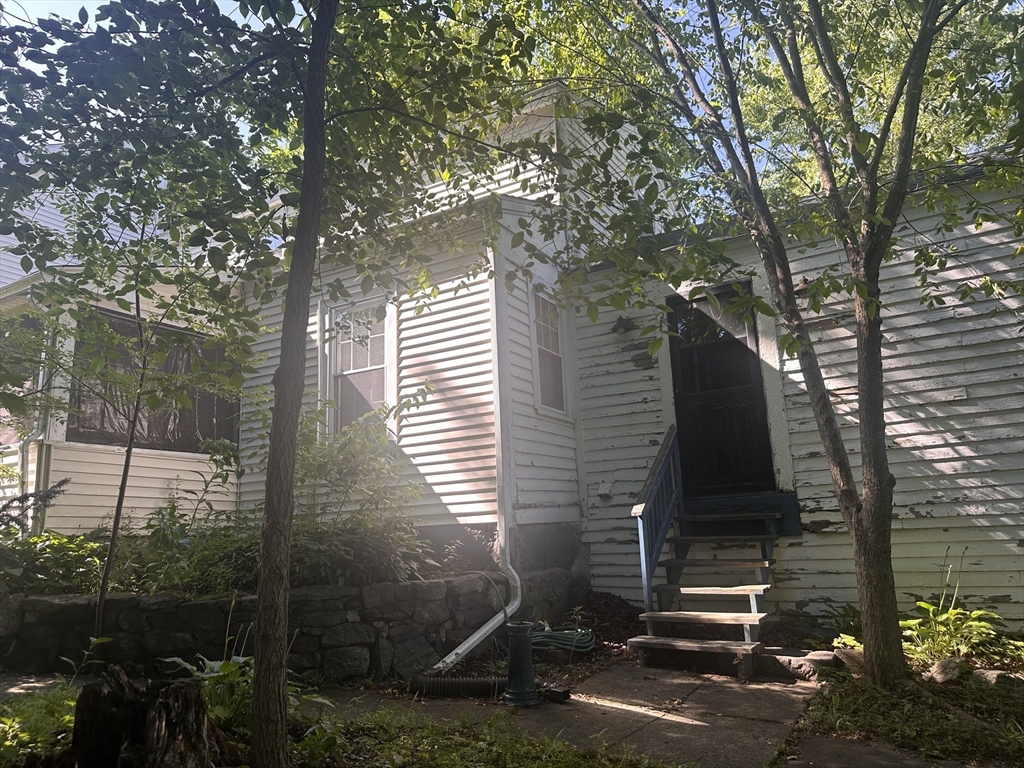 24 Main St