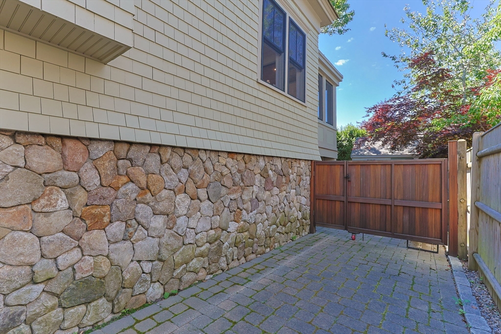 24 Cottage St, Provincetown, MA Photo #30