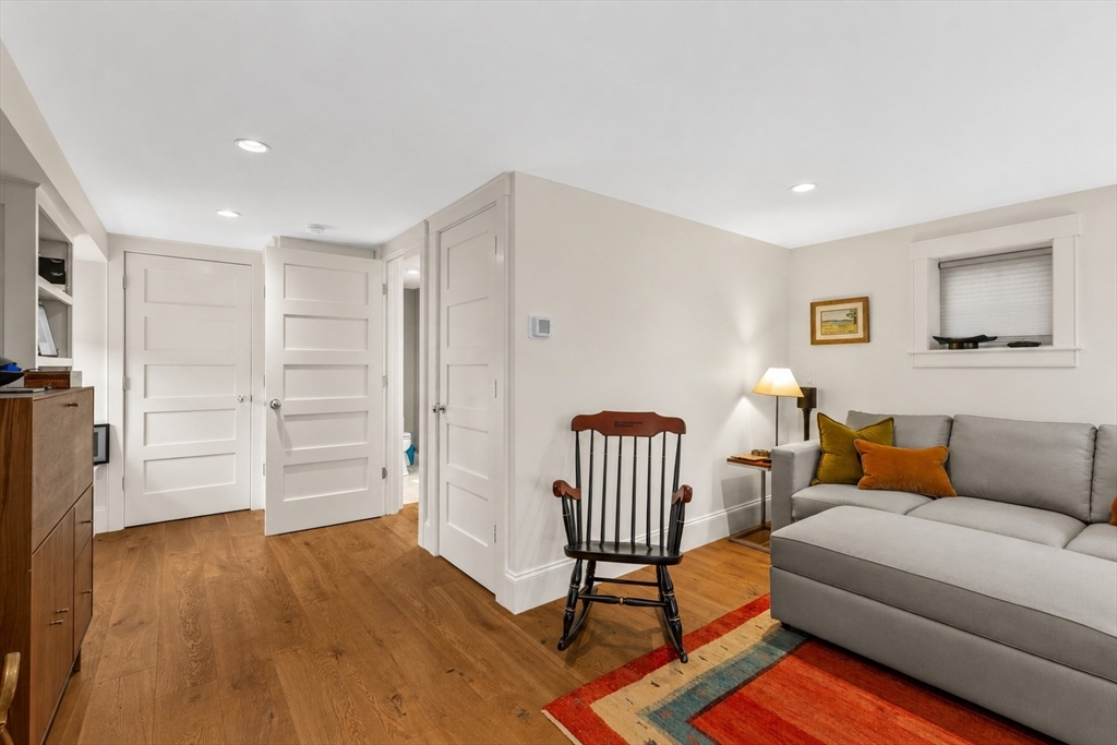 24 Cottage St, Provincetown, MA Photo #22