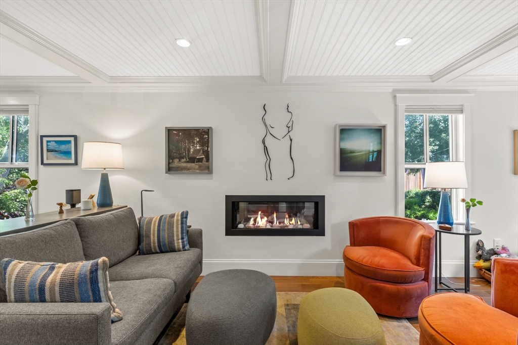 24 Cottage St