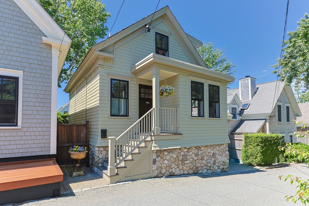 Photo of 24 Cottage St, Provincetown, MA