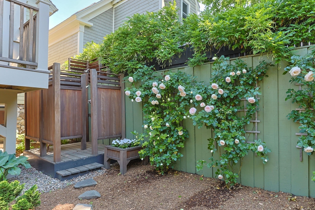 24 Cottage St, Provincetown, MA Photo #26