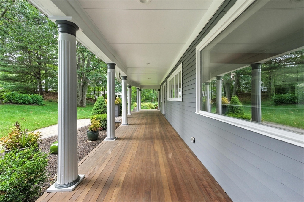 30 Ironwood Rd