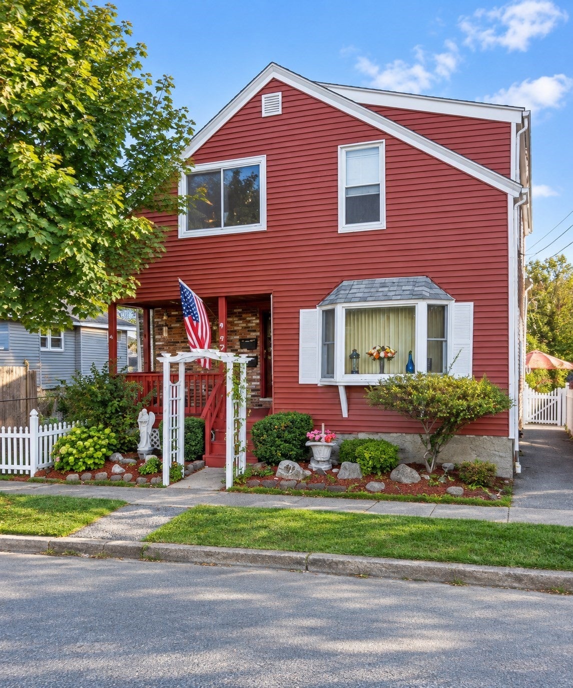Photo of 47 Edgewater Ave, Shrewsbury, MA