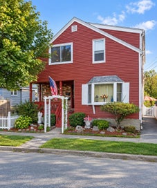 47 Edgewater Ave 2 Shrewsbury MA 01545