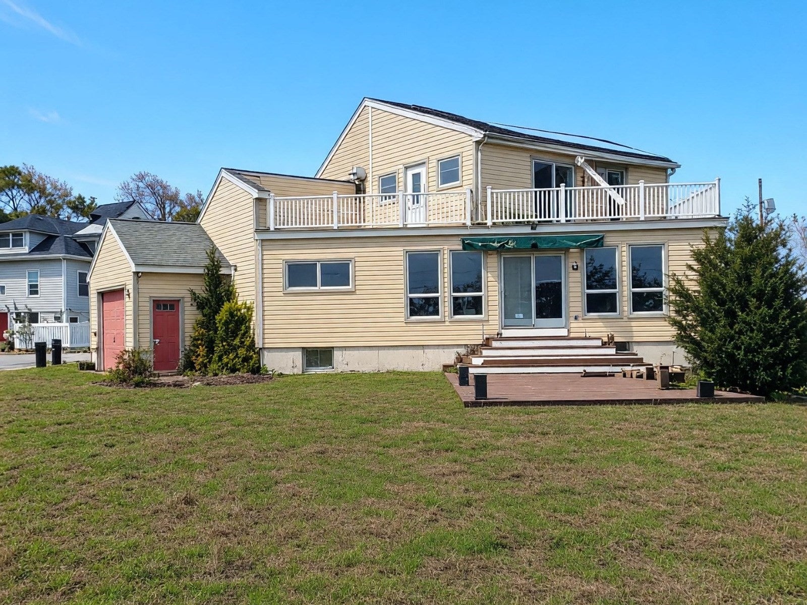 15 Bay St