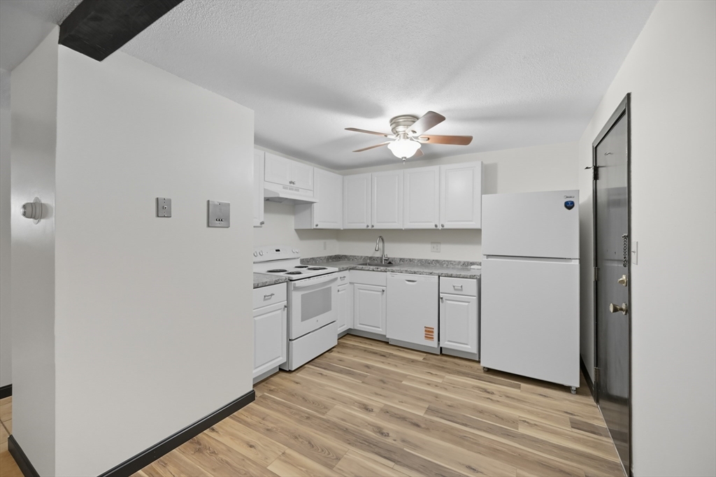 700 Robbins Ave 6