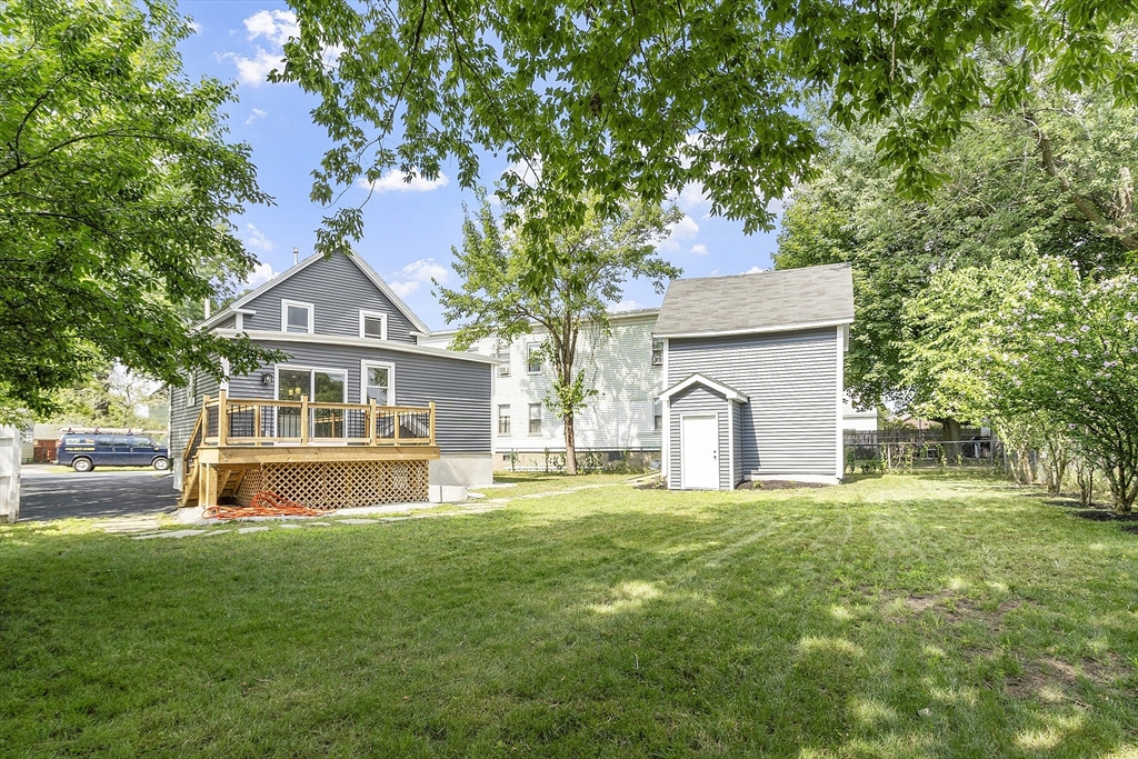 Lowell, Massachusetts 01852, United States, 4 Bedrooms Bedrooms, ,3 BathroomsBathrooms,Residential,Pending,182687