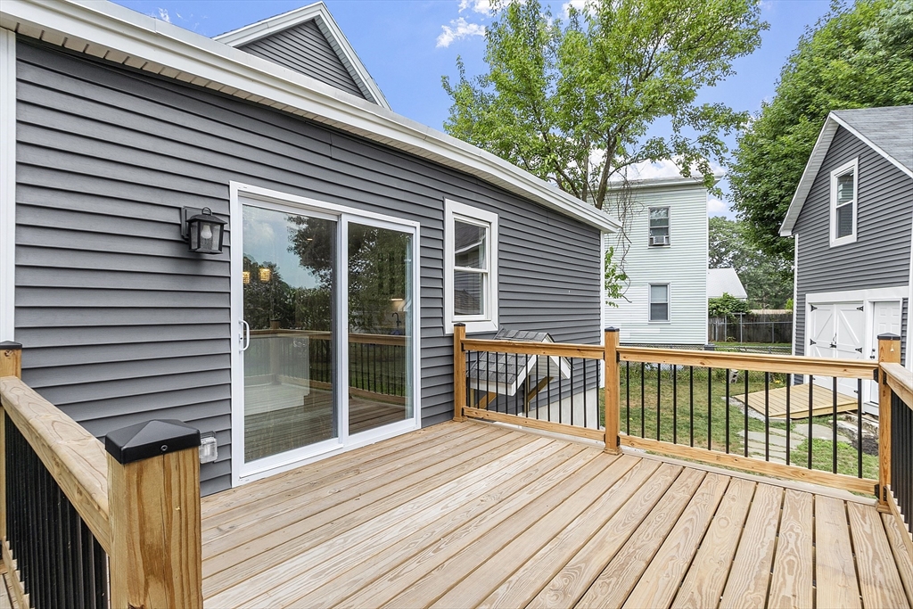 Lowell, Massachusetts 01852, United States, 4 Bedrooms Bedrooms, ,3 BathroomsBathrooms,Residential,Pending,182687