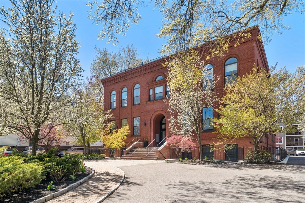 11 Wyman St 2A