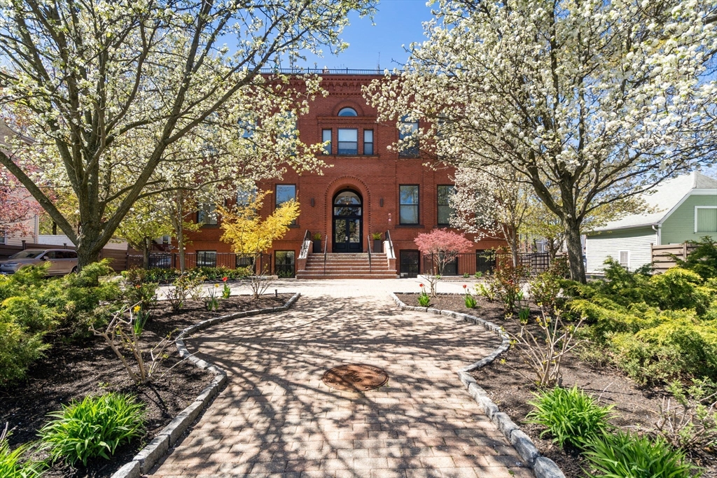 11 Wyman St 2A