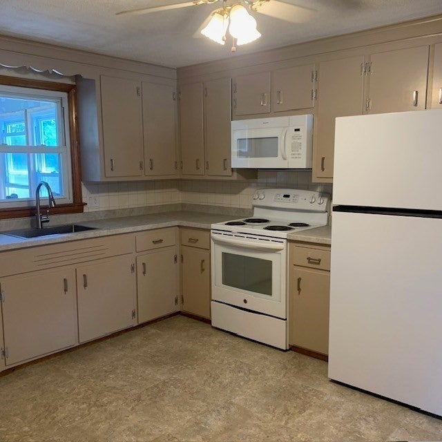 105 Salisbury St #105, Dracut, MA, 105 Salisbury St #105, Dracut, MA Photo #3