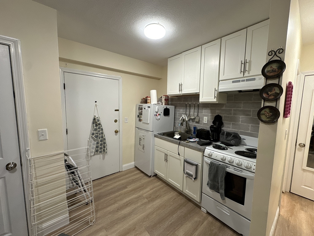 720 Bennington 106
