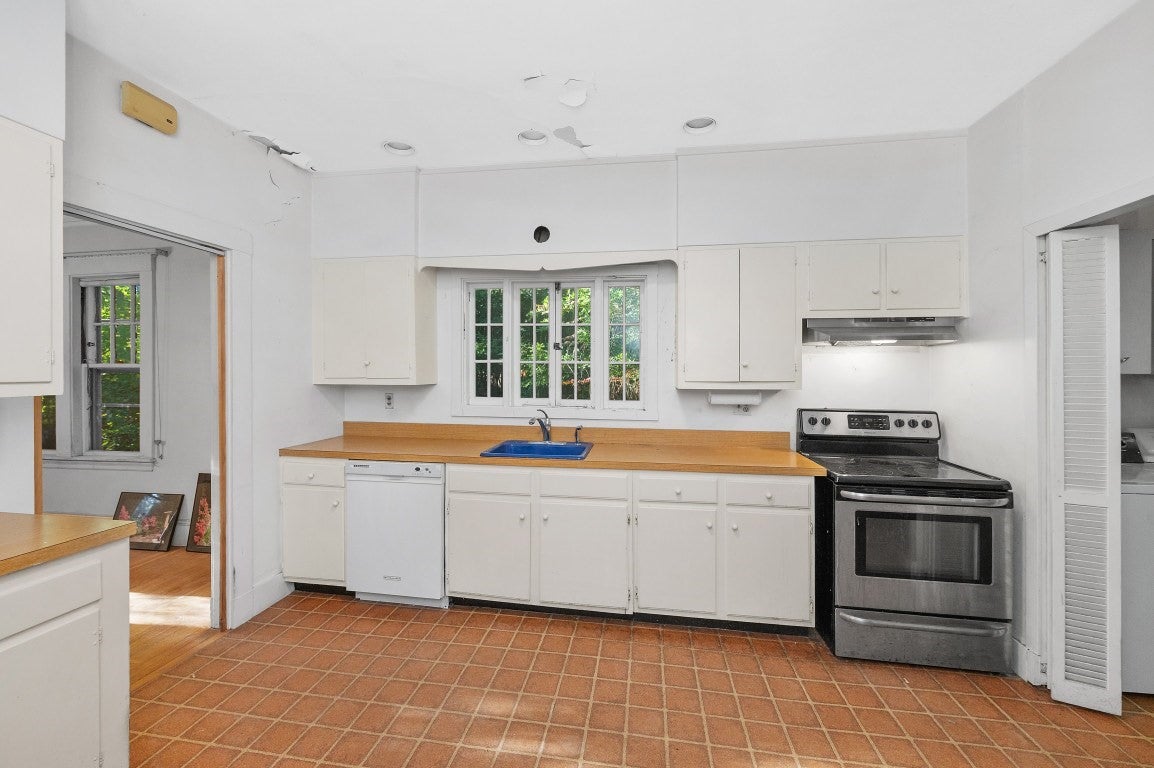 132 Beaumont Ave, Newton, MA Photo #13