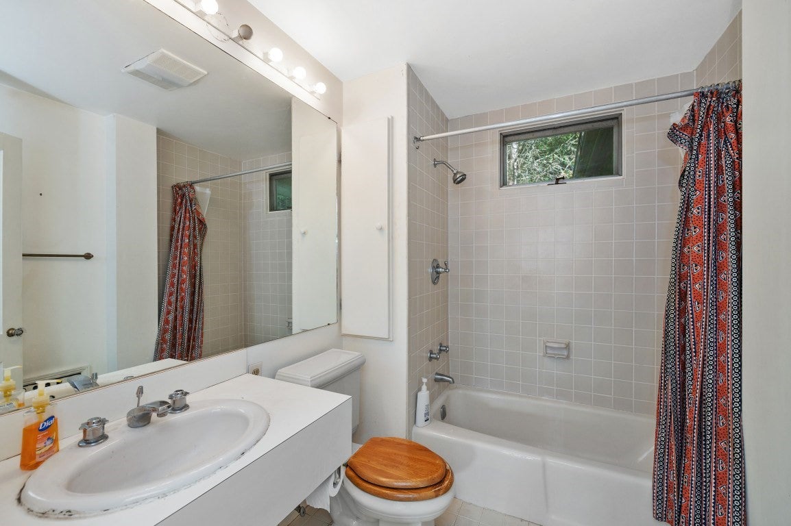 132 Beaumont Ave, Newton, MA Photo #26