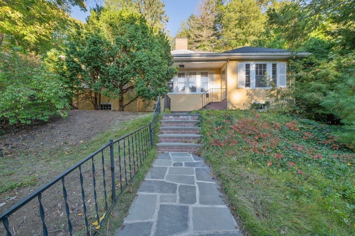 132 Beaumont Ave, Newton, MA Photo #2