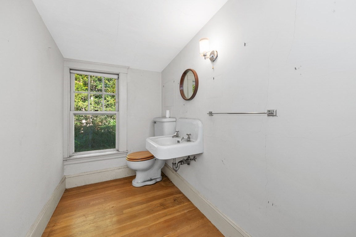 132 Beaumont Ave, Newton, MA Photo #31