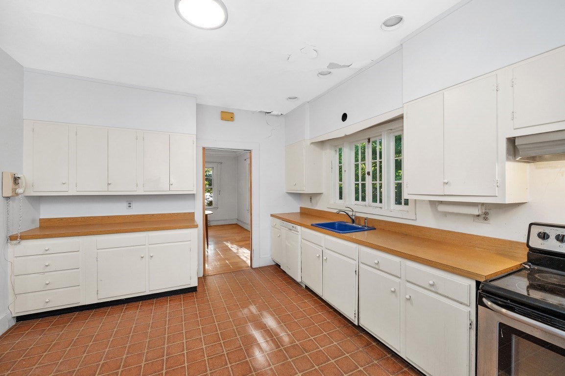 132 Beaumont Ave, Newton, MA Photo #14