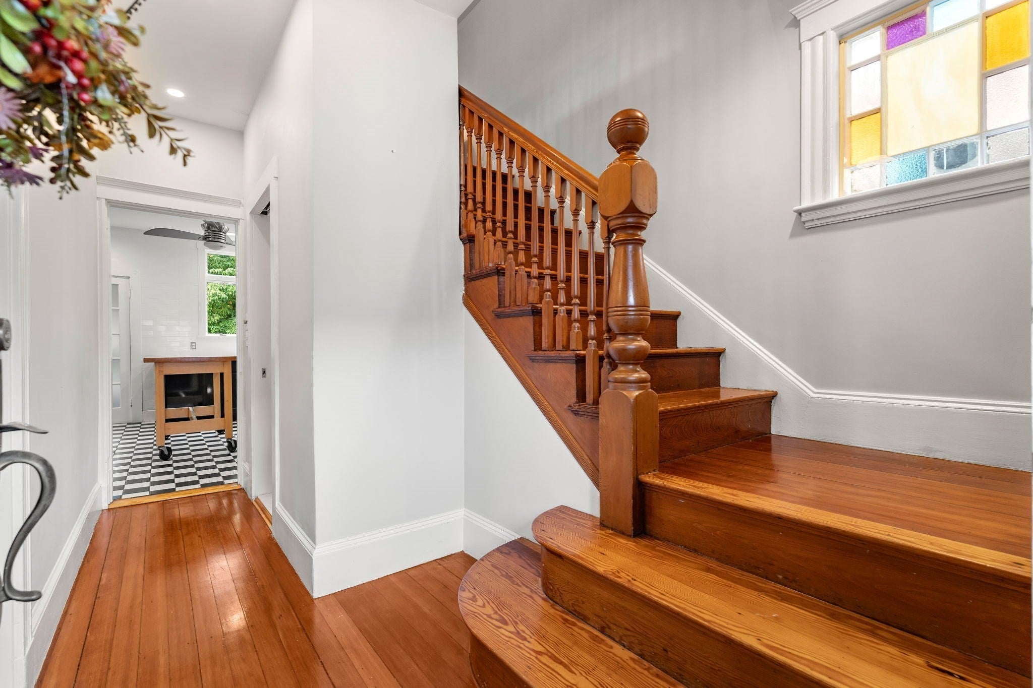 12 Capen St