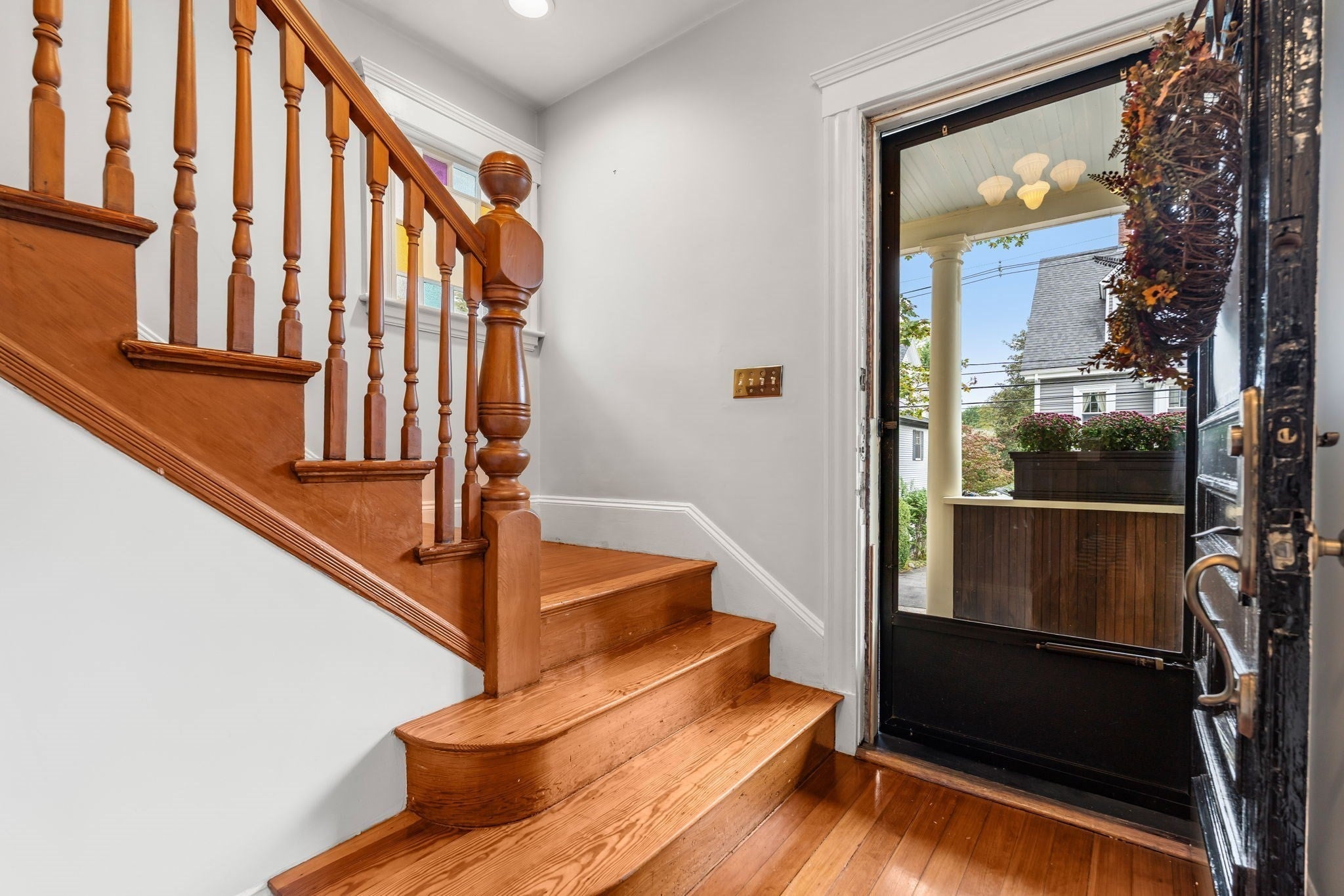 12 Capen St