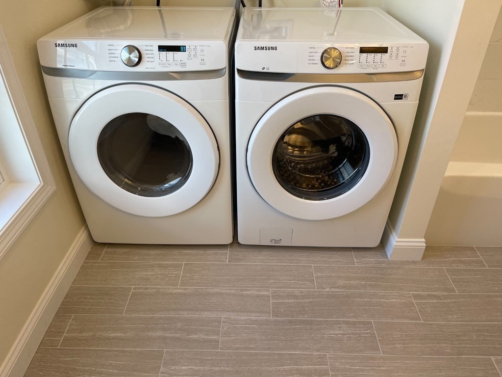 Weymouth, Massachusetts 02190, United States, 2 Bedrooms Bedrooms, ,1 BathroomBathrooms,Residential,Active,150308