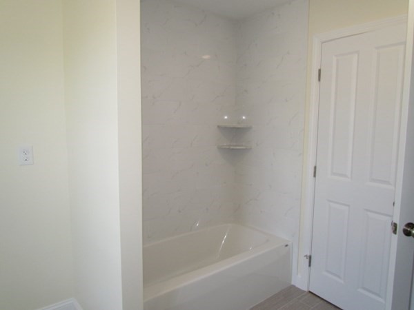 Weymouth, Massachusetts 02190, United States, 2 Bedrooms Bedrooms, ,1 BathroomBathrooms,Residential,Active,150308