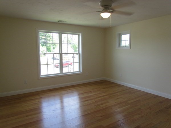 Weymouth, Massachusetts 02190, United States, 2 Bedrooms Bedrooms, ,1 BathroomBathrooms,Residential,Active,150308