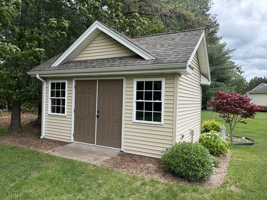43 Caddyshack Dr