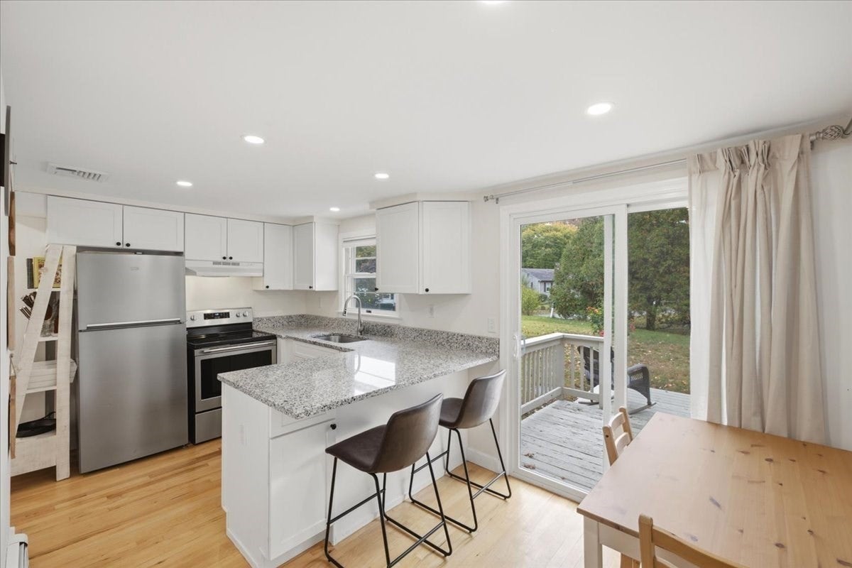 15 Raymond Avenue, Walpole, MA, 15 Raymond Avenue, Walpole, MA Photo #10
