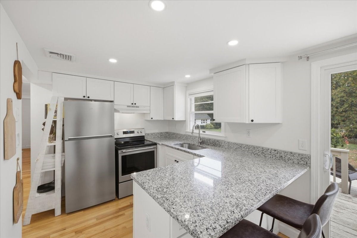 15 Raymond Avenue, Walpole, MA, 15 Raymond Avenue, Walpole, MA Photo #11