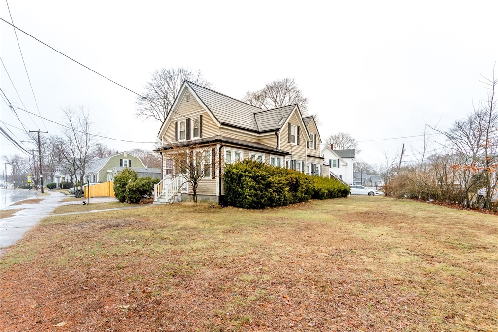 307 Pleasant St