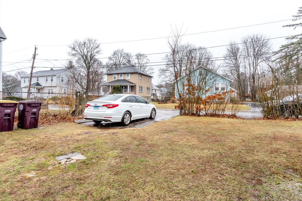 307 Pleasant St