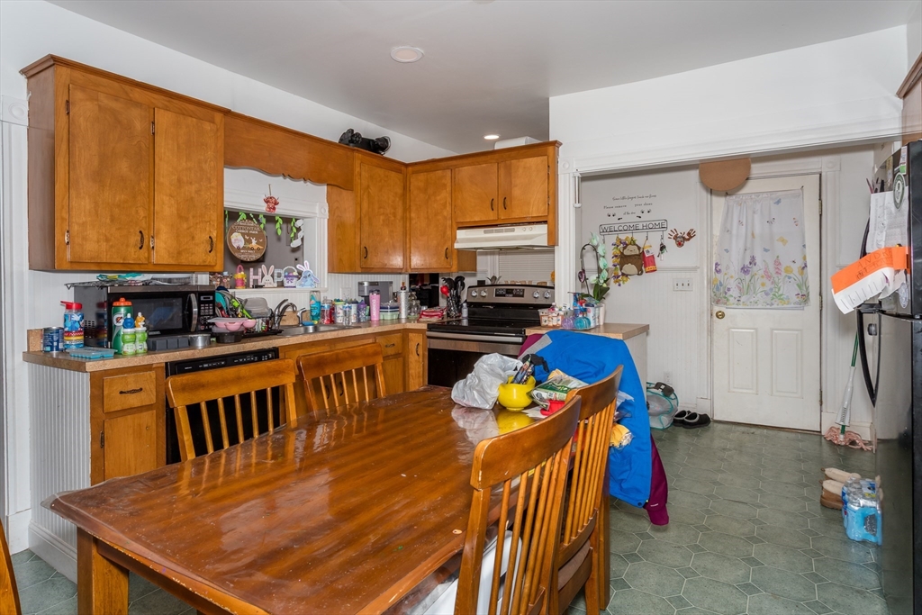 307 Pleasant St
