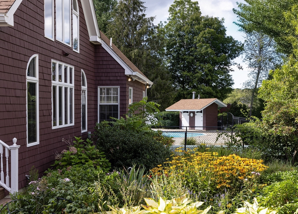27 Old Upton Rd, Grafton, MA Photo #6