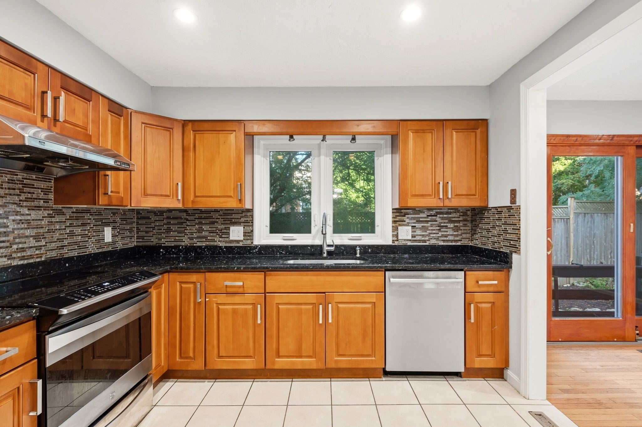 470 Adams St #2, Quincy, MA, 470 Adams St #2, Quincy, MA Photo #8