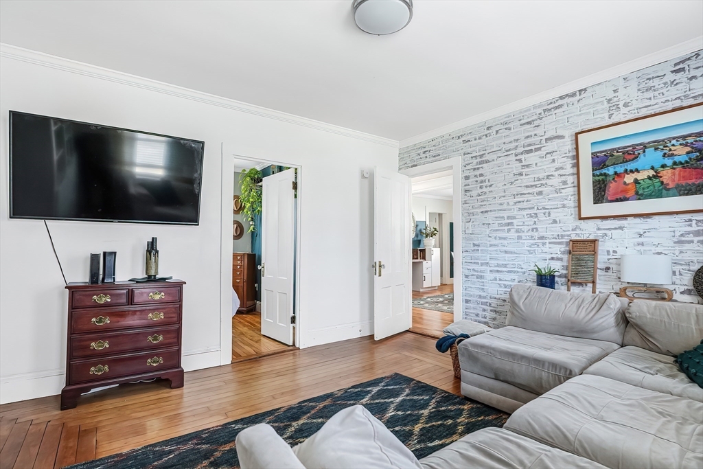 14 Whitin Ave 14