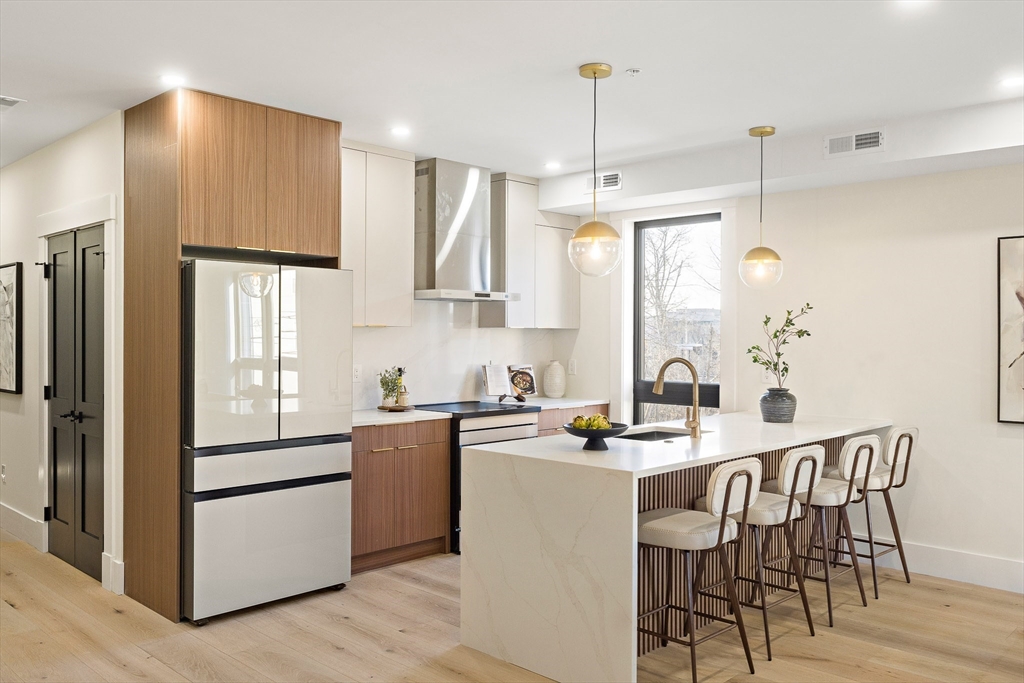 17 Holmes Street 204