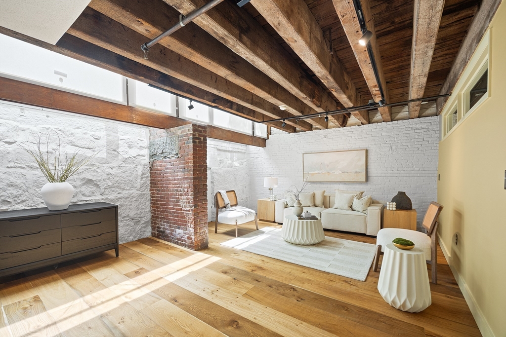 120 Fulton St DE