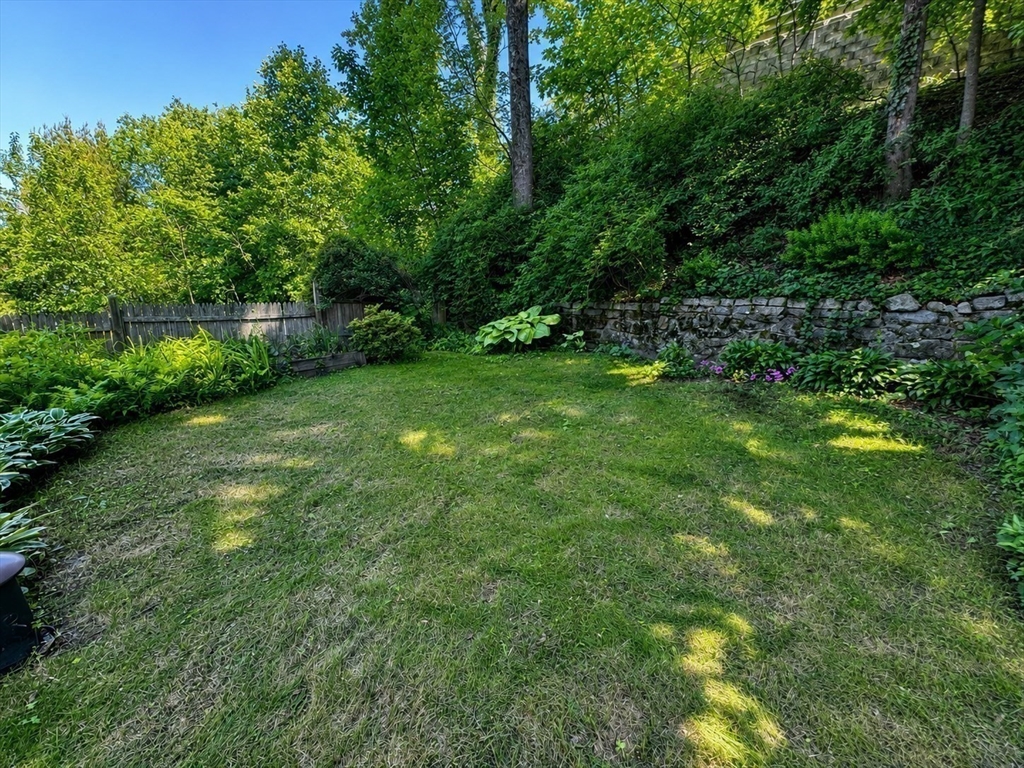 38 Tanager St 1